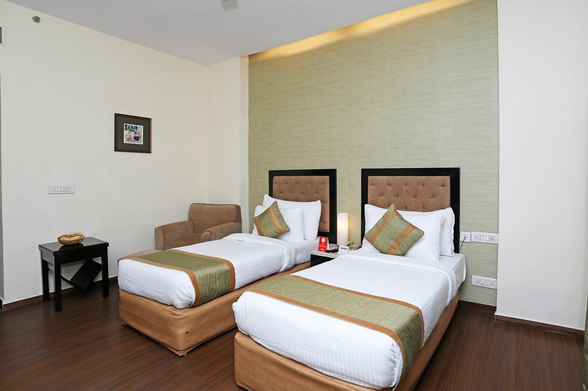 Oyo 9771 Hotel Glitz Westend Inn นิวเดลี ภายนอก รูปภาพ