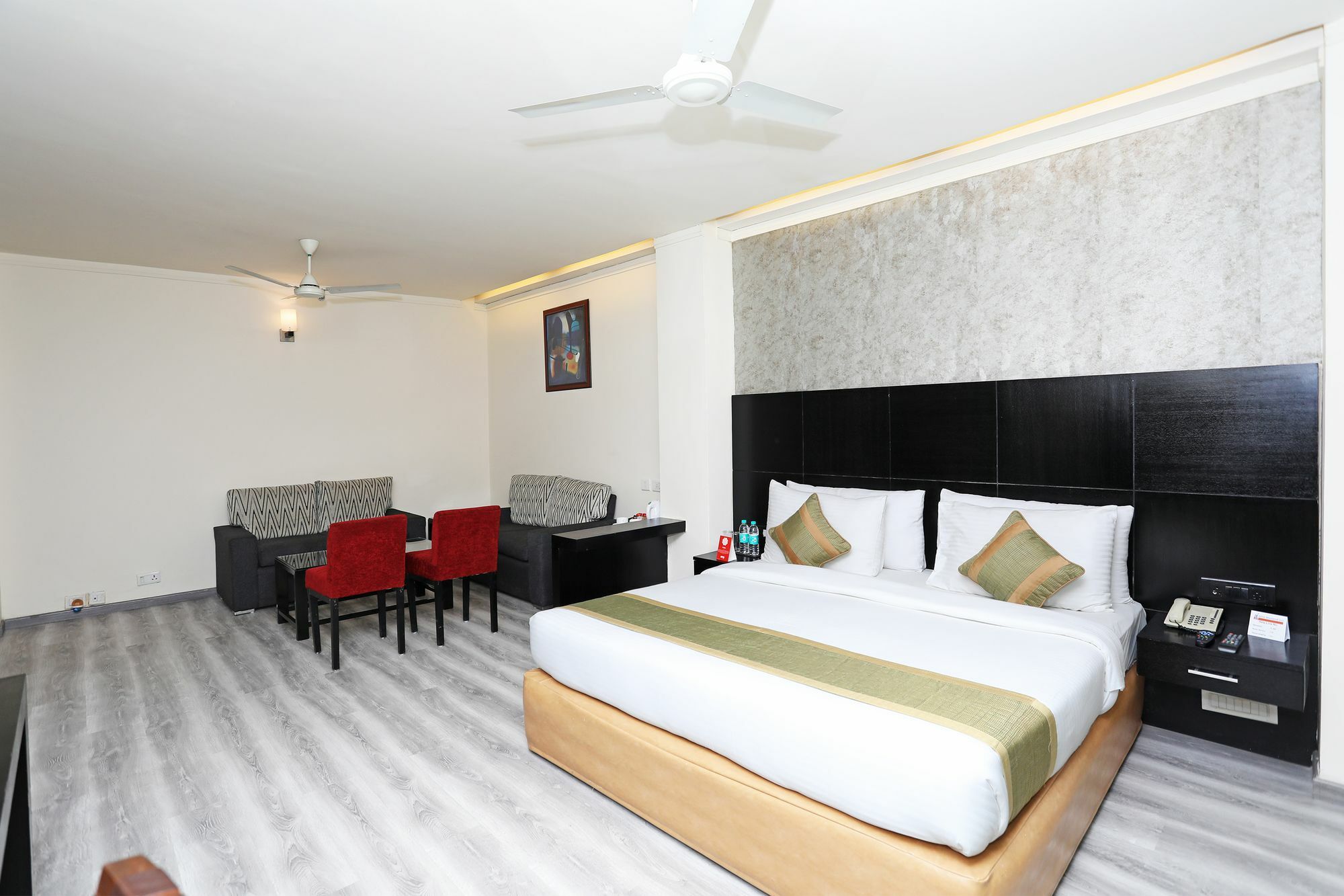 Oyo 9771 Hotel Glitz Westend Inn นิวเดลี ภายนอก รูปภาพ