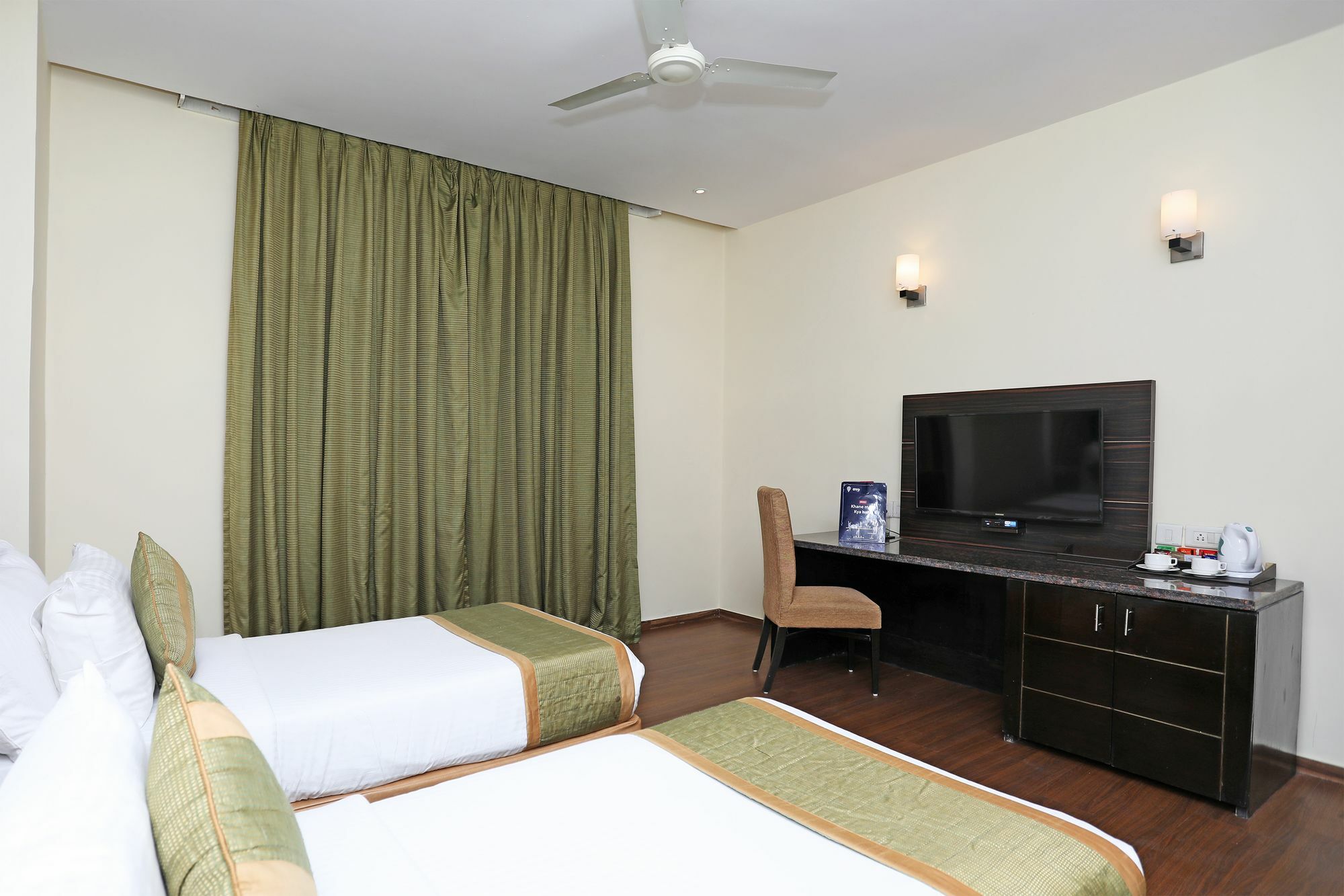 Oyo 9771 Hotel Glitz Westend Inn นิวเดลี ภายนอก รูปภาพ