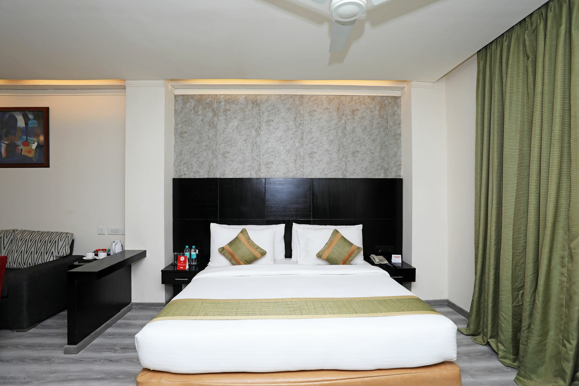 Oyo 9771 Hotel Glitz Westend Inn นิวเดลี ภายนอก รูปภาพ