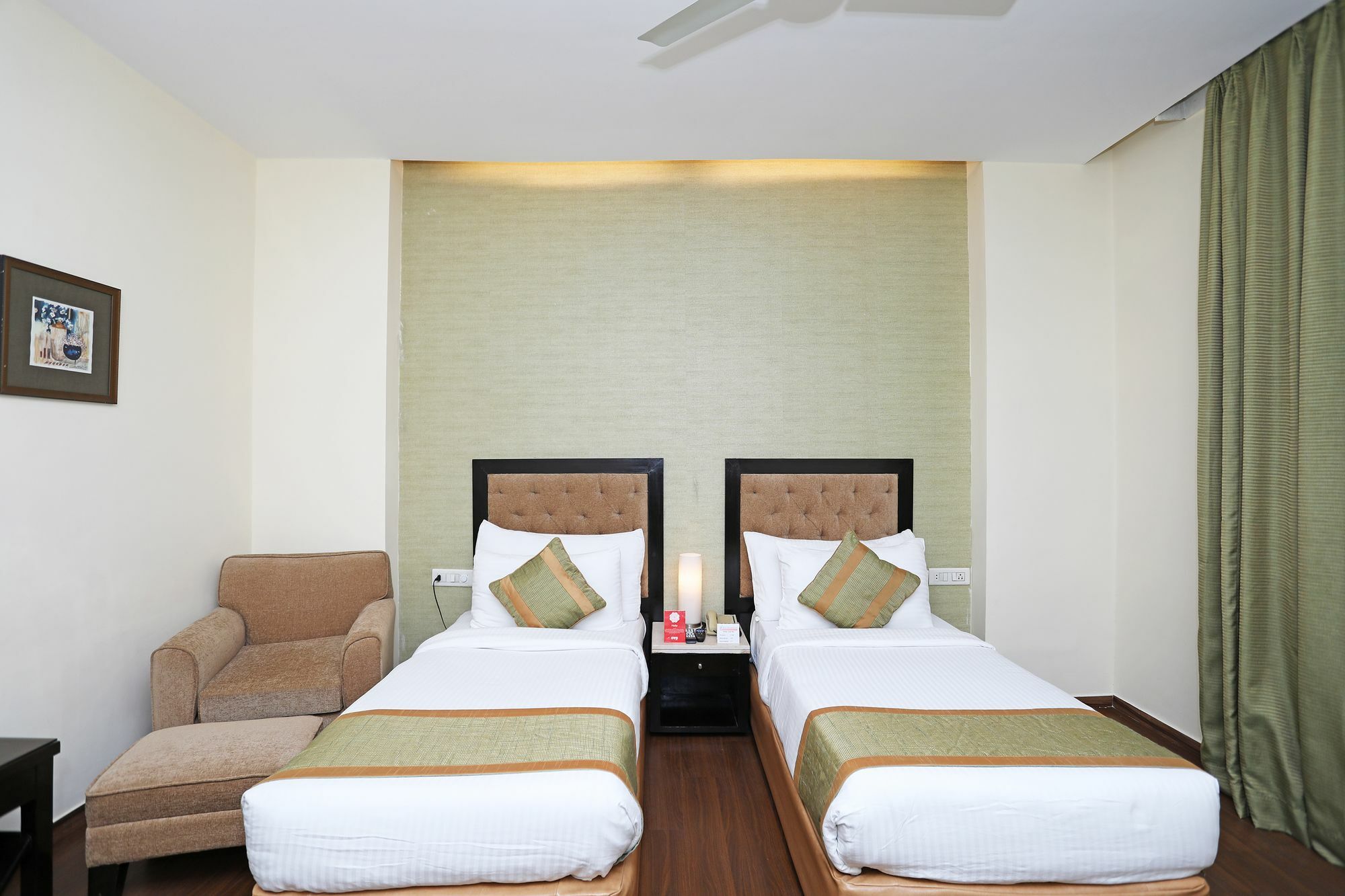 Oyo 9771 Hotel Glitz Westend Inn นิวเดลี ภายนอก รูปภาพ